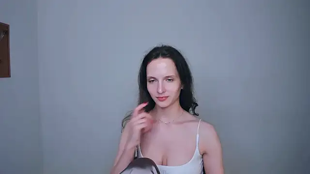 Ariadna_Shy webcam