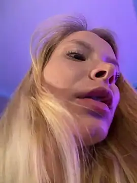 AnastasiaAniess live cam on StripChat