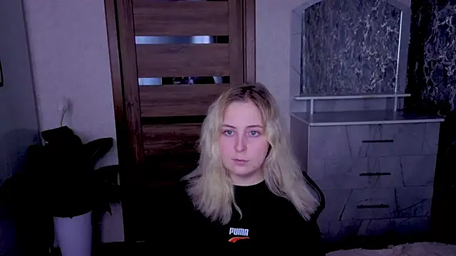 Kristy-Max webcam