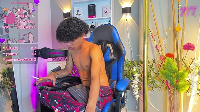 _taylor_black webcam