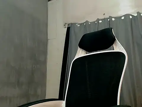 urcurlydiva webcam