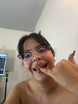Effy_stone444 live cam on StripChat