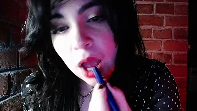 DarkRoseUwU webcam