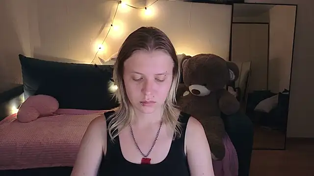 Viki_Charm webcam