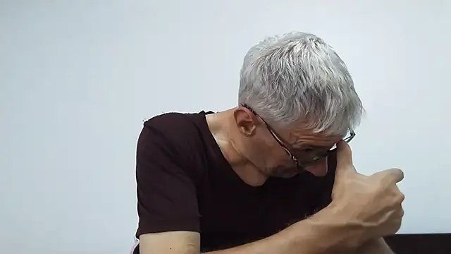 BIGUNCUTHARDCOCK live sex cam