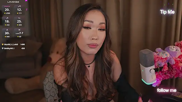 Kami_Lee_XO live cam on StripChat