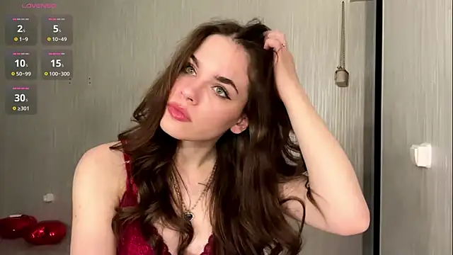 JeniceSourwine live cam on StripChat