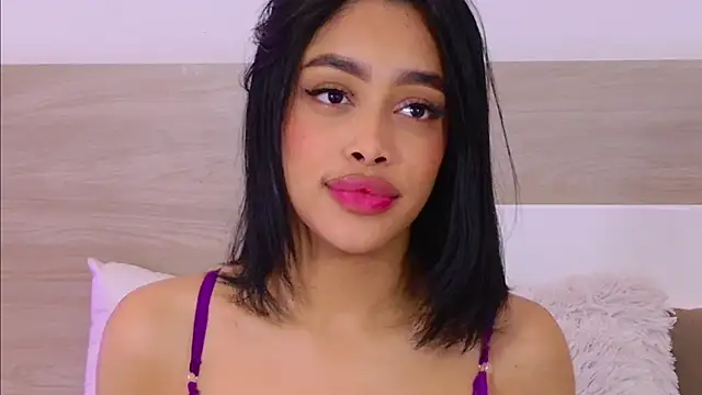 DanielaMorgans live cam on StripChat