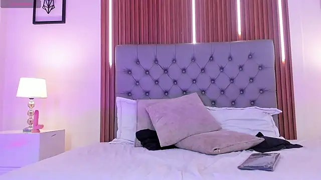 VictoriaaCruz live cam on StripChat