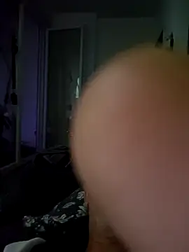 cuci45 live cam on StripChat