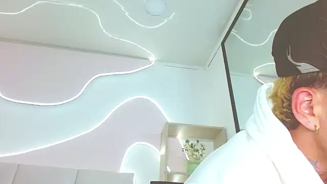 DanntheStiff live sex cam