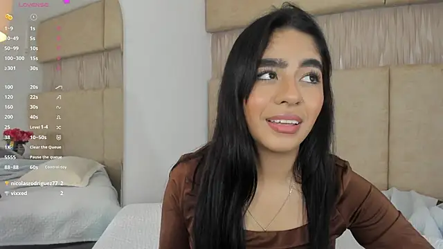 _kyraa_ live cam on StripChat