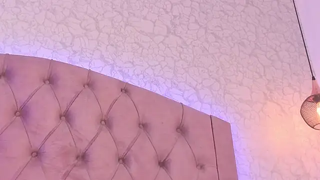 saraa_joness_ live cam on StripChat