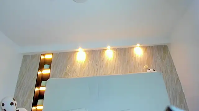 naomi_rossee live cam on StripChat