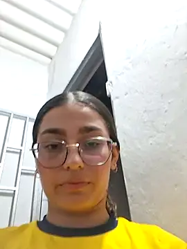 Ary-18 live sex cam
