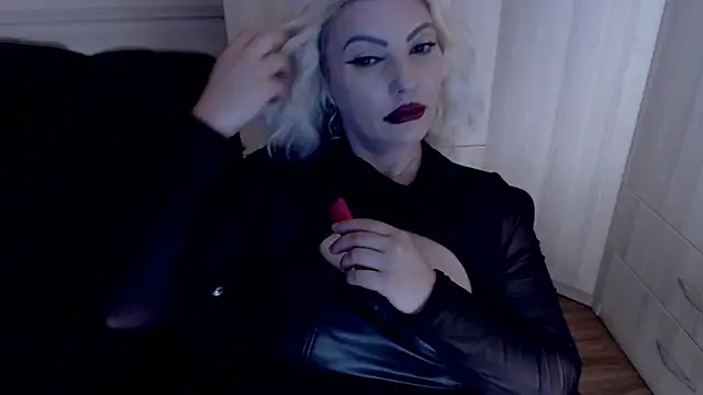 MistressDemi webcam
