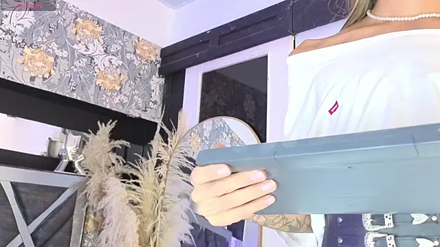 megan_lenon webcam