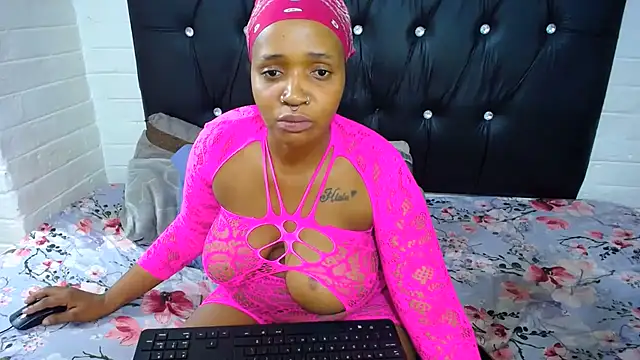CandyBoobs69 webcam