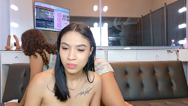 velvetmia68 webcam