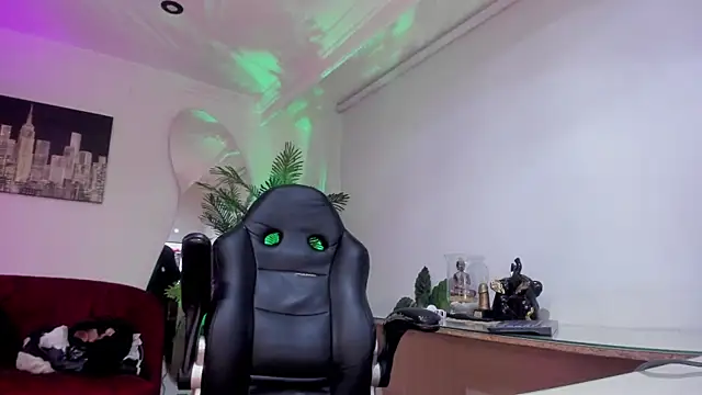 Meghan320 webcam