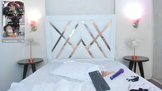 Sky_Collins_ webcam