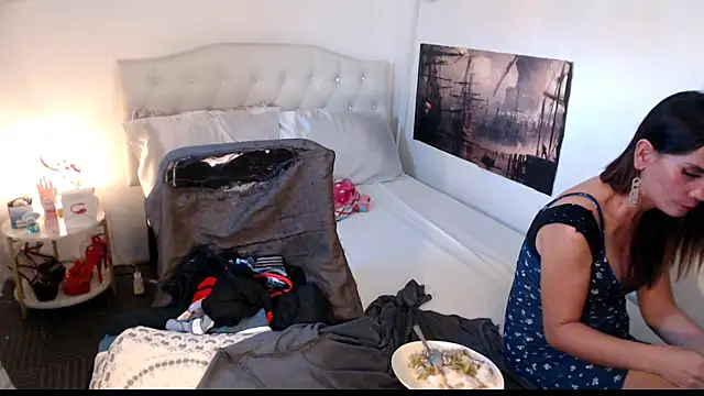 NinaDOM4CUM webcam