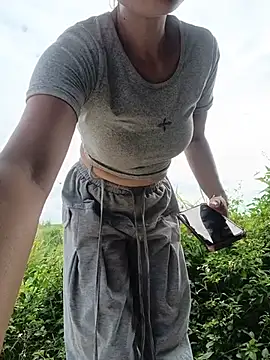 Linda-yiyi webcam