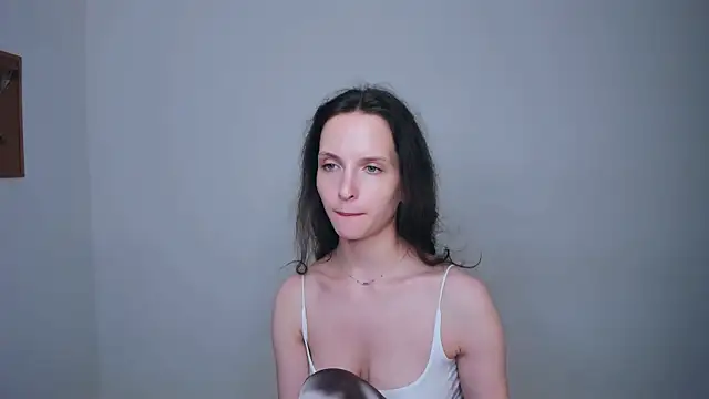 Ariadna_Shy webcam