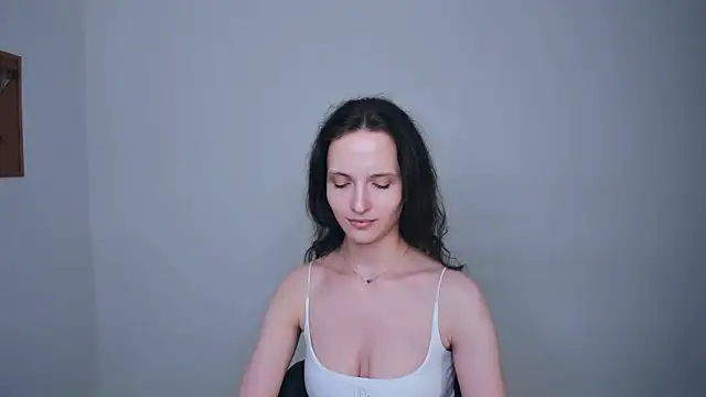 Ariadna_Shy webcam