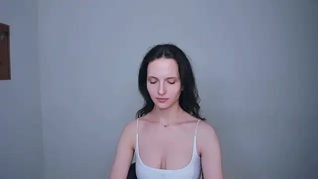 Ariadna_Shy webcam