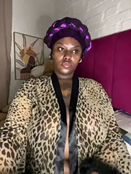QUEEN_NOBUHLE_FEMDOM_777 webcam