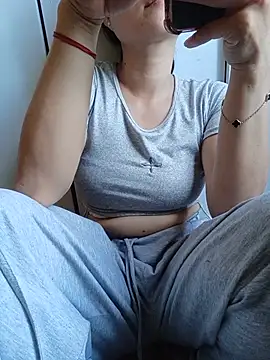 Linda-yiyi webcam