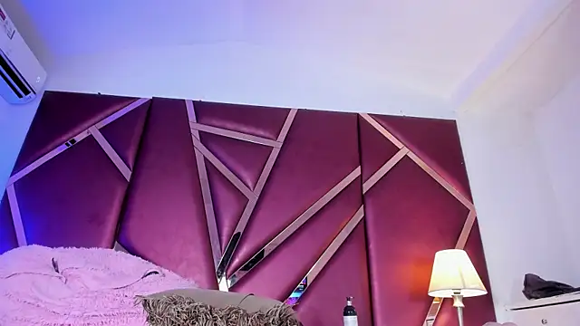 SelenaBloom webcam