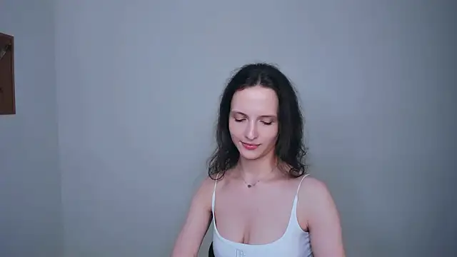 Ariadna_Shy webcam