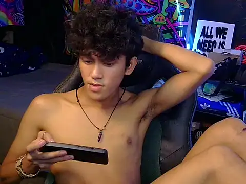 hugekenbigcock webcam