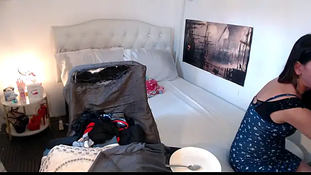 NinaDOM4CUM webcam