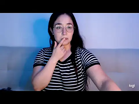 Elina_Rose888 webcam