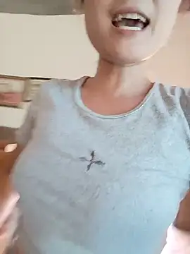 Linda-yiyi webcam