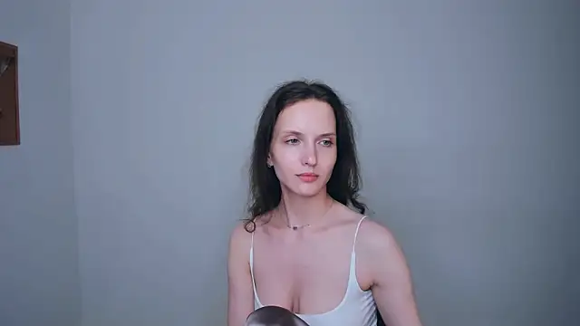 Ariadna_Shy webcam