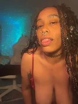 Lunalovesyou8 webcam
