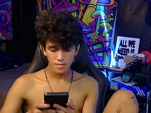 hugekenbigcock webcam