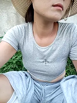 Linda-yiyi webcam