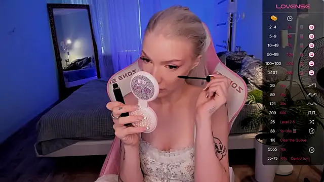 AnyaTaylor_ webcam
