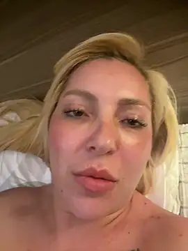 melisboa Live Webcam on Stripchat