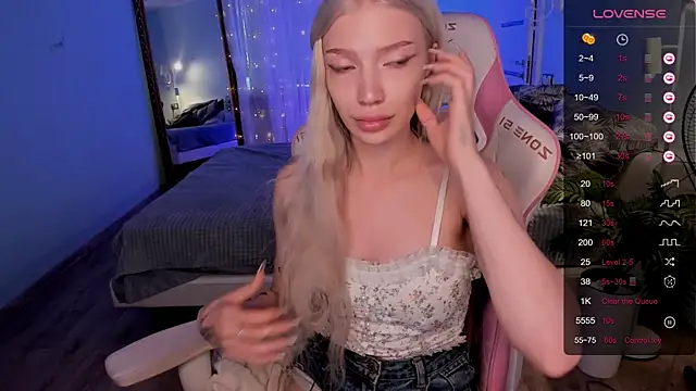 AnyaTaylor_ webcam