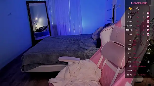 AnyaTaylor_ webcam