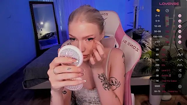 AnyaTaylor_ webcam