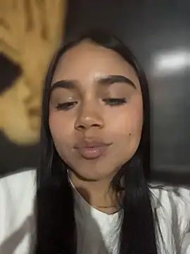 Saralove_1 webcam