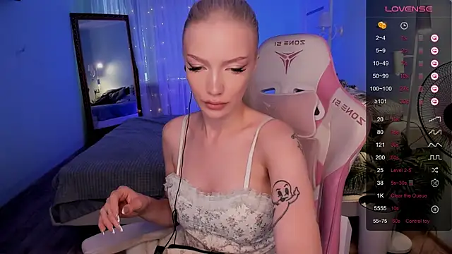 AnyaTaylor_ webcam
