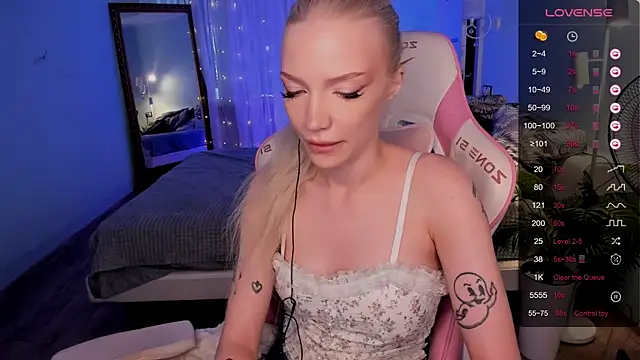 AnyaTaylor_ webcam
